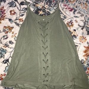 army green tank! 🦎